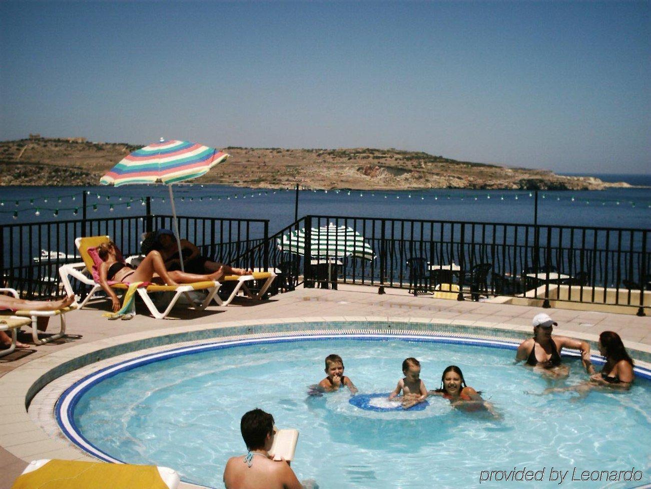 The Mediterranea Hotel & Suites St. Paul's Bay Exteriör bild
