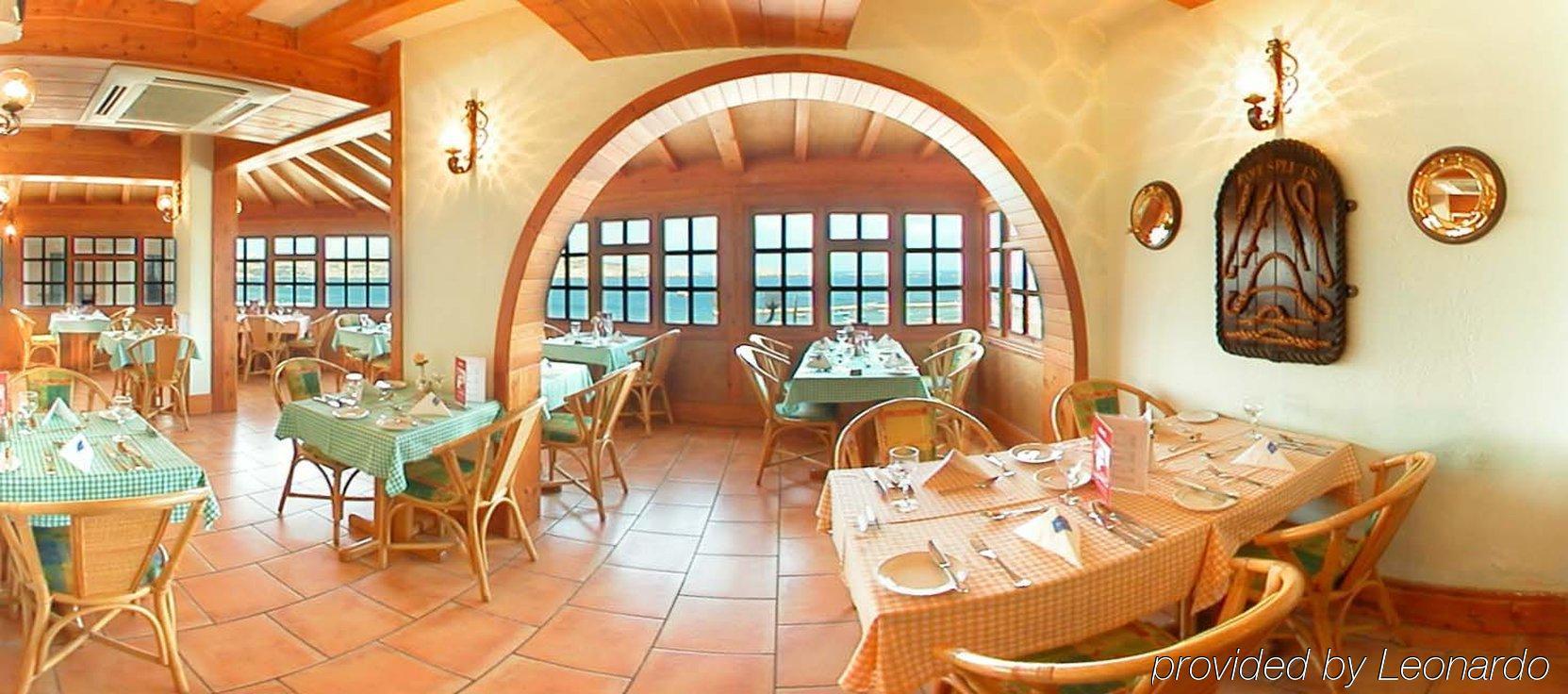 The Mediterranea Hotel & Suites St. Paul's Bay Exteriör bild